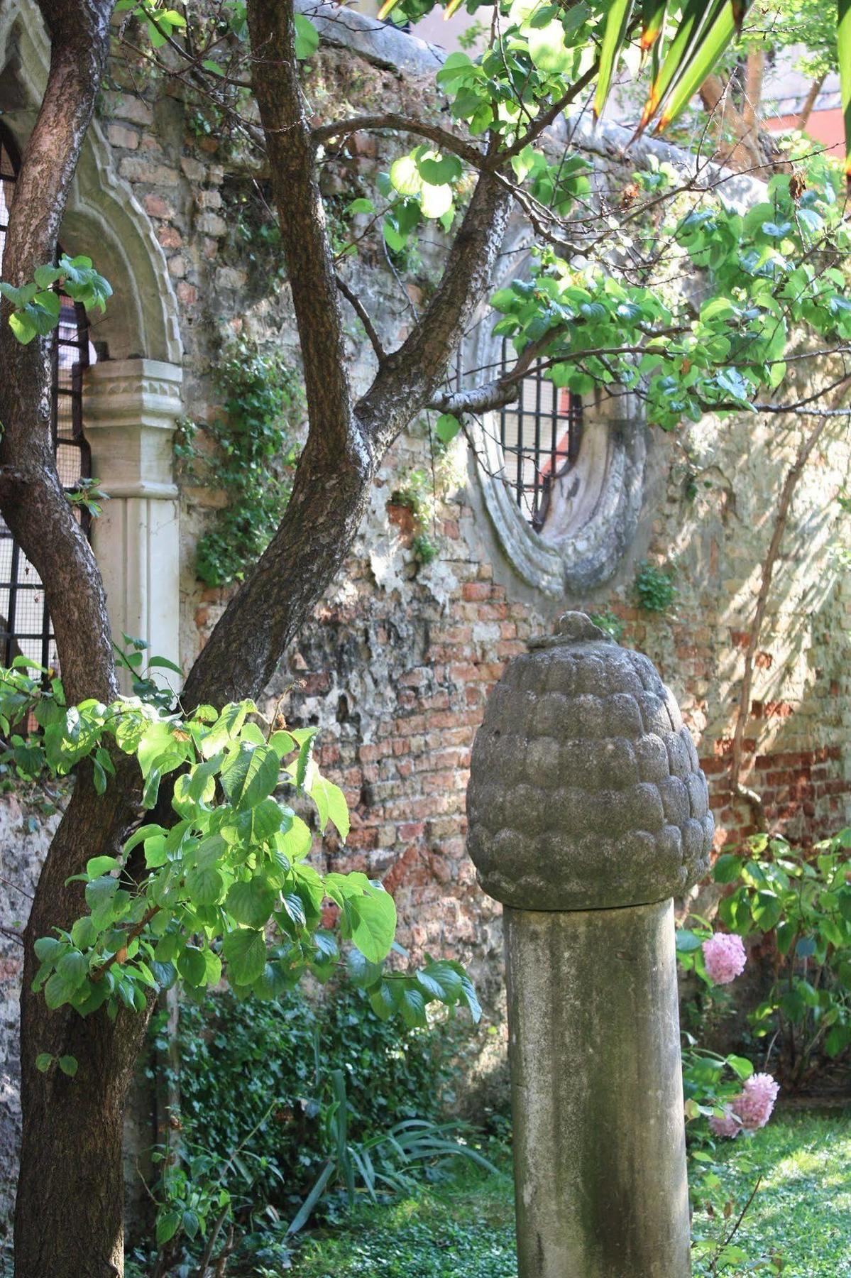 Appartamento Garden Ca' Rezzonico البندقية المظهر الخارجي الصورة